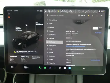 TESLA Model Y Long Range Dual AWD PANO LED KAM AUTOPIL