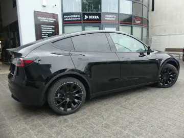TESLA Model Y Long Range Dual AWD PANO LED KAM AUTOPIL