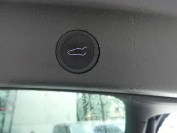 TESLA Model Y Long Range Dual AWD PANO LED KAM AUTOPIL