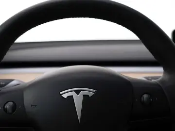 TESLA Model Y Long Range Dual