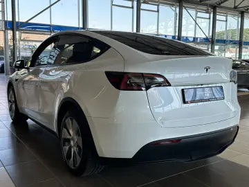 TESLA Model Y Long Range Dual Pano Leder AWD AHK LED