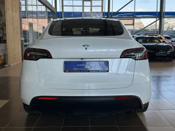 TESLA Model Y Long Range Dual Pano Leder AWD AHK LED