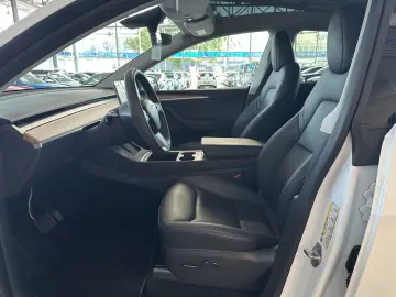 TESLA Model Y Long Range Dual Pano Leder AWD AHK LED
