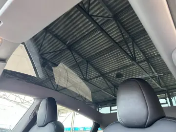 TESLA Model Y Long Range Dual Pano Leder AWD AHK LED