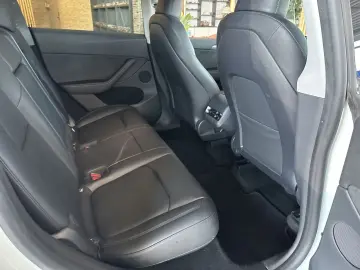 TESLA Model Y Long Range Dual Pano Leder AWD AHK LED