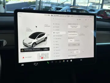 TESLA Model Y Long Range Dual Pano Leder AWD AHK LED