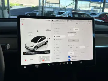 TESLA Model Y Long Range Dual Pano Leder AWD AHK LED