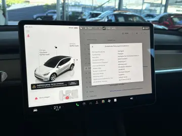TESLA Model Y Long Range Dual Pano Leder AWD AHK LED