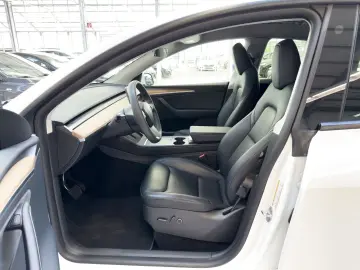 TESLA Model Y Dual AWD MAX Reichweite ACC 360