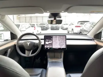 TESLA Model Y Dual AWD MAX Reichweite ACC 360
