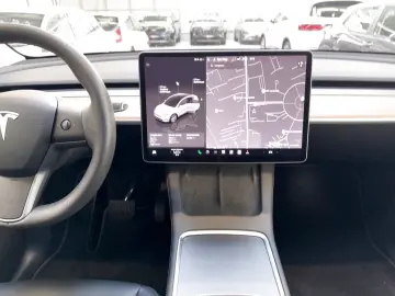 TESLA Model Y Dual AWD MAX Reichweite ACC 360