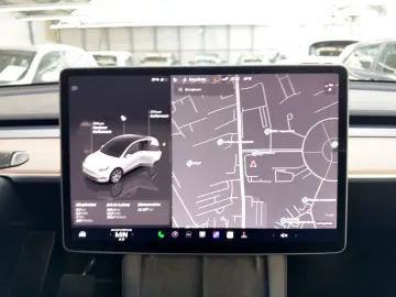 TESLA Model Y Dual AWD MAX Reichweite ACC 360