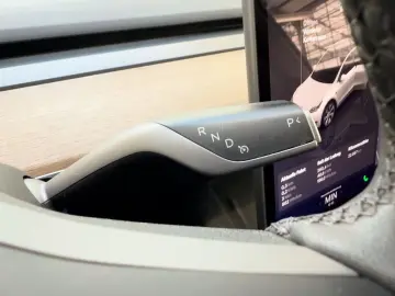 TESLA Model Y Dual AWD MAX Reichweite ACC 360