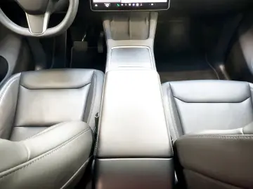 TESLA Model Y Dual AWD MAX Reichweite ACC 360