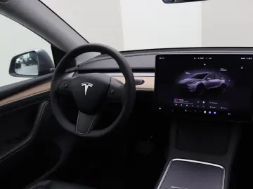 TESLA Model Y Long Range AWD 75kWh 351pk 94.3% SoH [ A