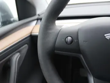TESLA Model Y Long Range AWD 75kWh 351pk 94.3% SoH [ A