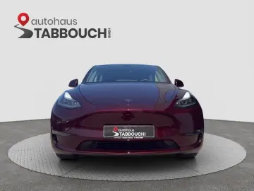 TESLA Model Y LONG RANGE AHK AWD SPURWECHSEL PANO
