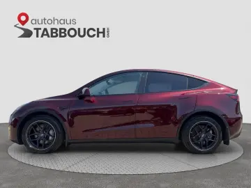 TESLA Model Y LONG RANGE AHK AWD SPURWECHSEL PANO