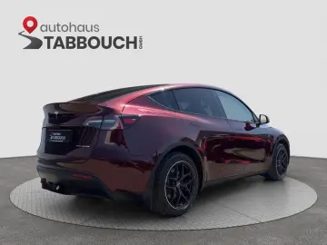 TESLA Model Y LONG RANGE AHK AWD SPURWECHSEL PANO