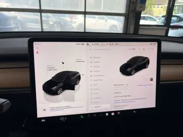 TESLA Model Y Dual AWD Pano CarPlay LED
