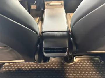 TESLA Model Y Dual AWD Pano CarPlay LED