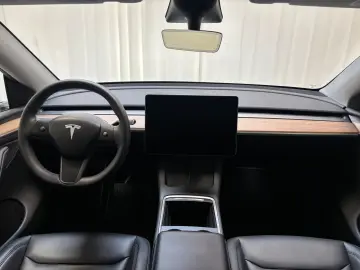 TESLA Model Y AWD WäPu CAM LED Pano