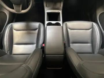 TESLA Model Y AWD WäPu CAM LED Pano