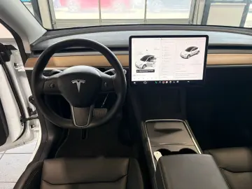 TESLA Model Y Dual  Maximale Reichweite AWD LED Pano