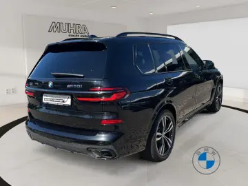BMW X7 M60i xDrive Autobahnas Pano Sky AHK Sthzg H K