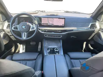 BMW X7 M60i xDrive Autobahnas Pano Sky AHK Sthzg H K