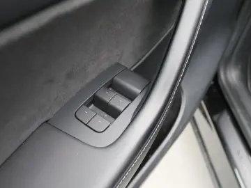 TESLA Model Y Long Range AWD 75kWh 351pk 93.2% SoH [ T