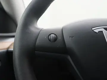 TESLA Model Y Long Range AWD 75kWh 351pk 93.2% SoH [ T
