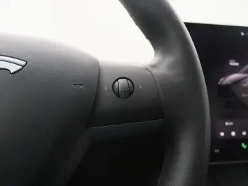 TESLA Model Y Long Range AWD 75kWh 351pk 93.2% SoH [ T