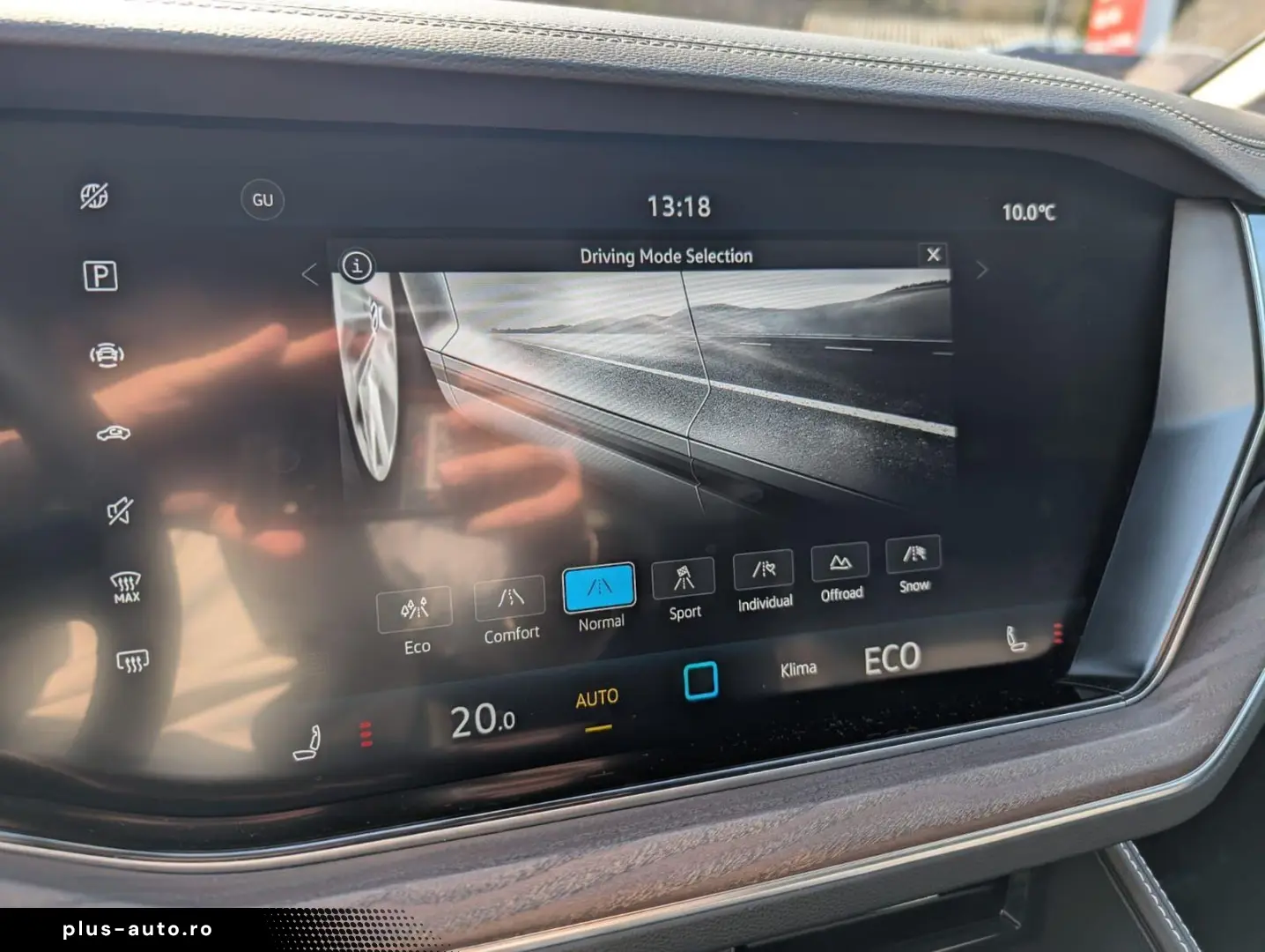 VOLKSWAGEN Touareg 2024 — imagine 8