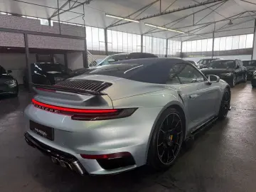 PORSCHE 911 Turbo S Cabriolet Lift BOSE