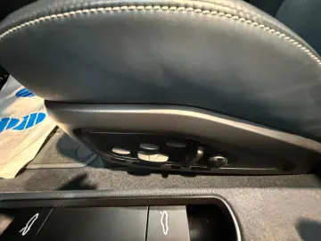 PORSCHE 911 Turbo S Cabriolet Lift BOSE