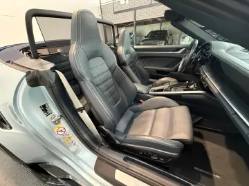 PORSCHE 911 Turbo S Cabriolet Lift BOSE