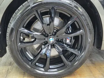 BMW X7 xDr40d M Sport Pro AHK Sitzlüftung ACC 22Zoll