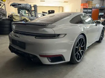 PORSCHE 911 Turbo S