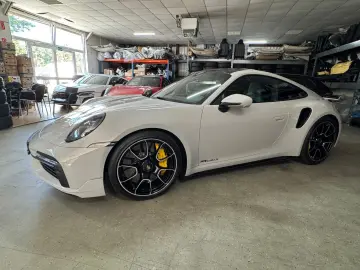 PORSCHE 911 Turbo S