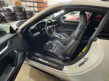 PORSCHE 911 Turbo S