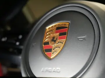 PORSCHE 992 911 992 Turbo Sportabgas Sitzbelüftung