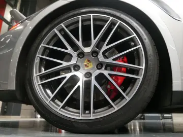 PORSCHE 992 911 992 Turbo Sportabgas Sitzbelüftung