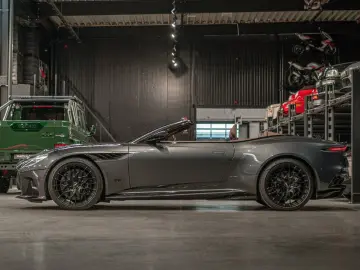 ASTON MARTIN DBS Volante 770 Ultimate 1 199 Carbon C…