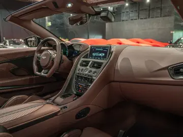 ASTON MARTIN DBS Volante 770 Ultimate 1 199 Carbon C…