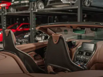 ASTON MARTIN DBS Volante 770 Ultimate 1 199 Carbon C…