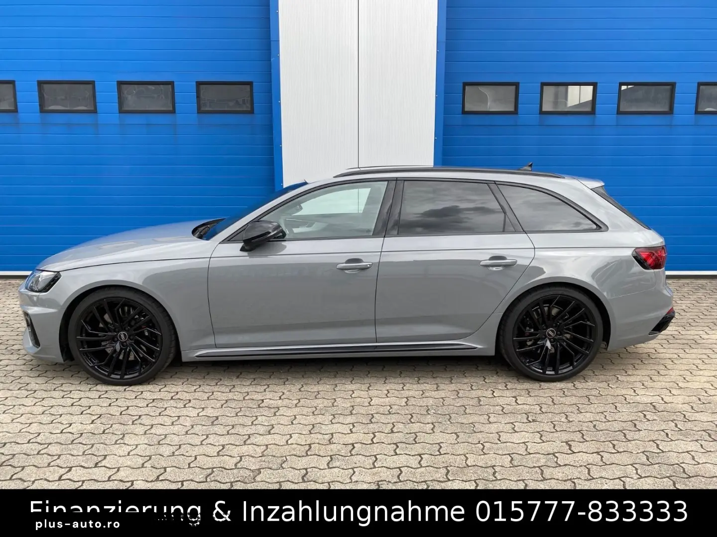 AUDI RS4 2024