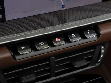 PORSCHE 911 Carrera Cabrio   Clubleder Braun   Lift