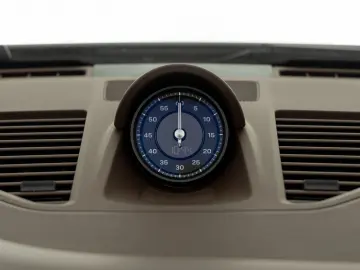 PORSCHE 911 Carrera Cabrio   Clubleder Braun   Lift