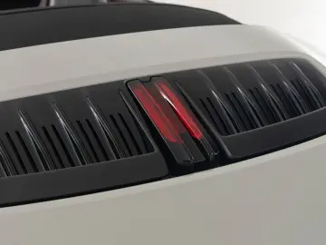 PORSCHE 911 Carrera Cabrio   Clubleder Braun   Lift